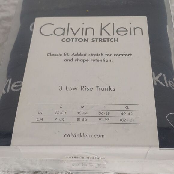 Calvin Klein 3 pack Low Rise Trunks - Picture 3 of 4